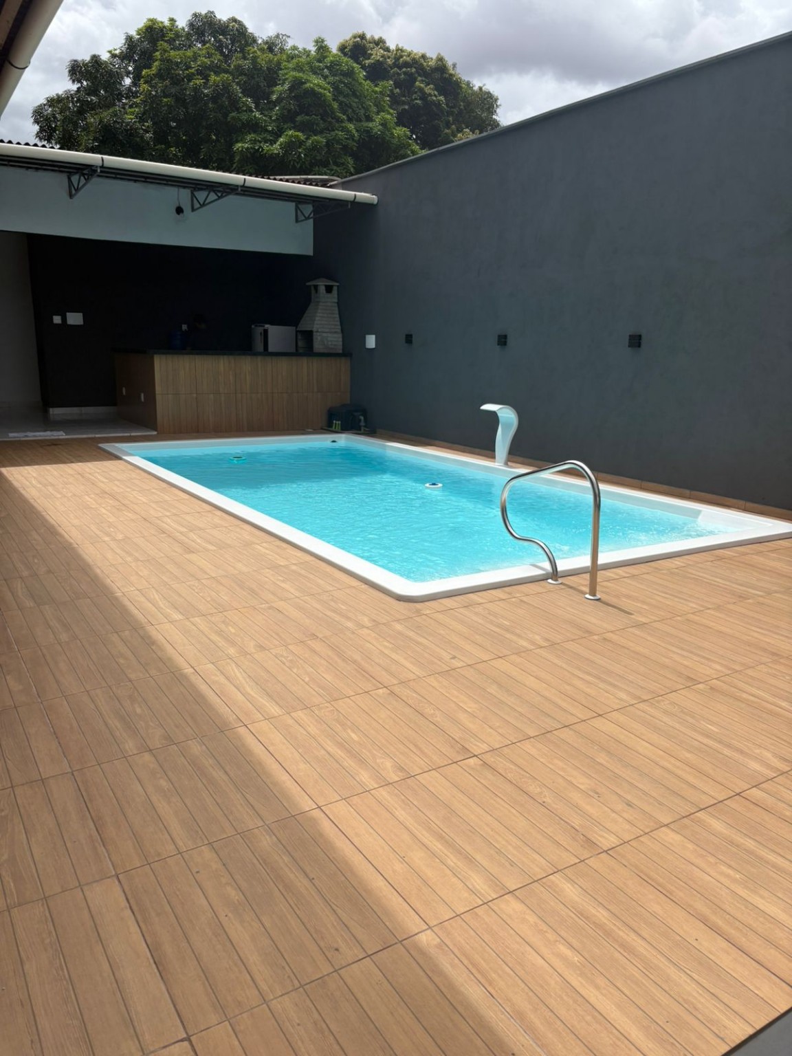 Piscina durante o dia
